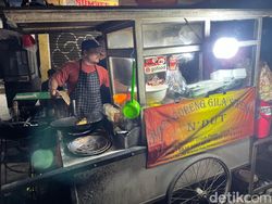 Kuliner Kaki Lima Viral di Gandaria, Favorit Anak Jaksel hingga Raisa!