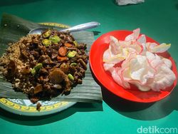 Gurih Smokey! Nasi Goreng Gila Pete di Gandaria Favoritnya Raisa