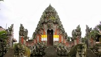 Mengenal Pusering Jagat, Salah Satu Pura Sad Kahyangan di Bali