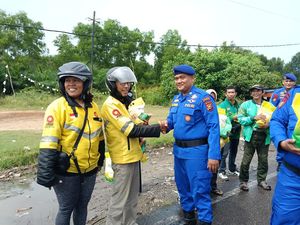 Polres Dumai Beri Bantuan Sembako ke Ojol, Wujudkan Polri Peduli Masyarakat