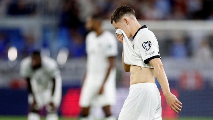 Soccer Football - World Cup - UEFA Qualifiers - Group A - Slovakia v Germany - National Football Stadium, Bratislava, Slovakia - September 4, 2025 Germanys Florian Wirtz looks dejected after the match REUTERS/David W Cerny     TPX IMAGES OF THE DAY
