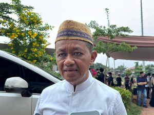 Video Bahlil: Adies Kadir Tak Dapat Gaji-Tunjangan DPR Seusai Dinonaktifkan Video Bahlil: Adies Kadir Tak Dapat Gaji-Tunjangan DPR Seusai Dinonaktifkan