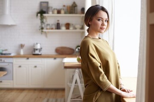 Tanda mental kuat terlihat dari tekad yang tidak luntur hingga garis akhir. Mental baja membantu seseorang tetap fokus dan tangguh, bahkan saat keadaan semakin sulit.