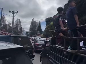 Libur Panjang, Arus Lalu Lintas Kawasan Berastagi Macet Hari Ini Libur Panjang, Arus Lalu Lintas Kawasan Berastagi Macet Hari Ini