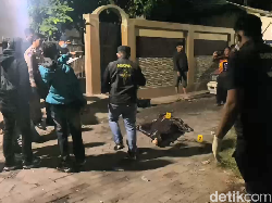 Video: 2 Pemuda di Makassar Diteriaki Maling hingga Tabrak Tiang, 1 Orang Tewas