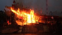 Ritual Bakar Wangkang Warnai Penutupan Cung Yuan di Kubu Raya