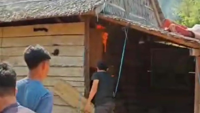 Lingkaran Setan Kekerasan Bocah Tewas Dibunuh, Rumah Pelaku Dibakar Massa