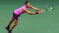 Carlos Alcaraz Singkirkan Djokovic dan Dekati Sejarah di Final US Open 2025