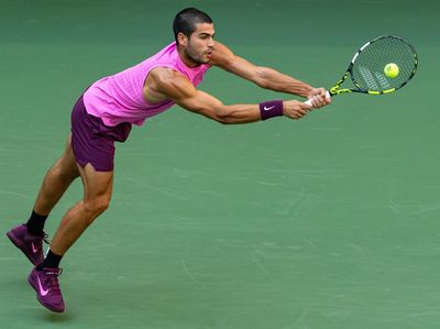 Carlos Alcaraz Singkirkan Djokovic dan Dekati Sejarah di Final US Open 2025