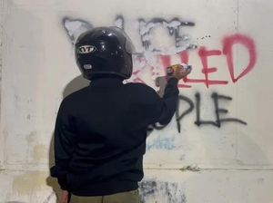 Tembok Jadi Korban Vandalisme, Begini Cara Bersihkan Coretan Cat Semprot Tembok Jadi Korban Vandalisme, Begini Cara Bersihkan Coretan Cat Semprot