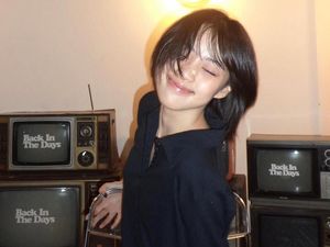 Ella JKT48 Klarifikasi Foto Bareng Cowok Ella JKT48 Klarifikasi Foto Bareng Cowok
