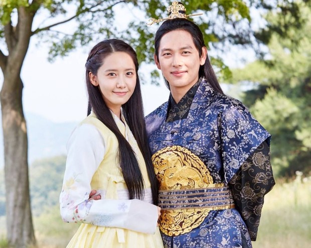 Karakter Im Si Wan akan terlibat cinta segitiga dengan Yoona dalam drama sageuk berlatar era Dinasti Goryeo, The King in love.