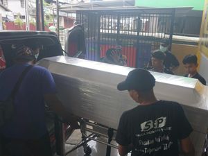 Jenazah 3 WNA Korban Heli Dipulangkan, Ambulans Relawan Antar ke Bandara Jenazah 3 WNA Korban Heli Dipulangkan, Ambulans Relawan Antar ke Bandara