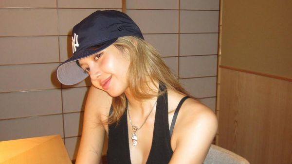 Potret OOTD Mewah Lisa BLACKPINK di Seoul, Tas Rp 5 Miliar Curi Perhatian