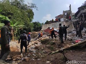 Khidmat yang Berubah Panik di Mushola Assohibiyah Ciomas Bogor Khidmat yang Berubah Panik di Mushola Assohibiyah Ciomas Bogor