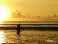 Pesona Pantai Kuta, Ikon Wisata Bali yang Selalu Ramai