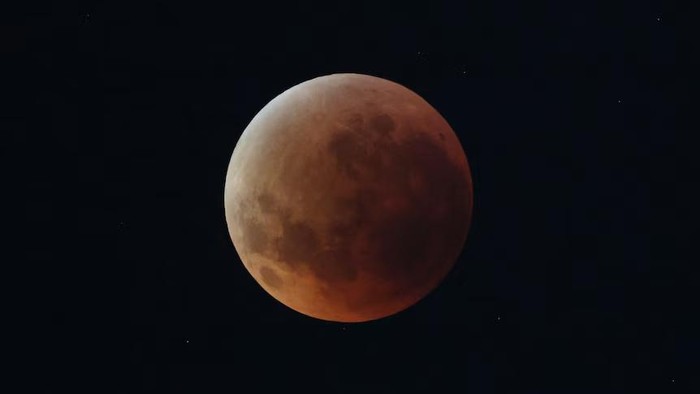 Mata Dunia Terpukau, Gerhana Bulan Total Hiasi Langit Palestina Hingga Jakarta