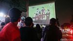 Antusias Warga Nobar Timnas vs Lebanon di Pasar Gembrong