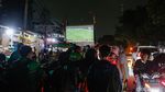 Antusias Warga Nobar Timnas vs Lebanon di Pasar Gembrong