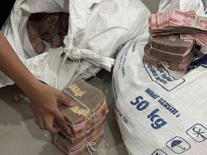 Barbuk Rp 9,64 M yang Digondol Sopir Bakal Disimpan di Rekening Penampungan Barbuk Rp 9,64 M yang Digondol Sopir Bakal Disimpan di Rekening Penampungan