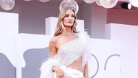 Foto: Pesona Para Bintang di Karpet Merah Venice Film Festival 2025