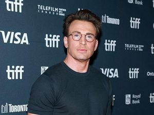 Perubahan Wajah Chris Evans Jadi Sorotan, Kini Dituding Operasi Plastik