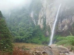Tertimbun Longsor, Curug Ngebul Cianjur Ditutup Sementara