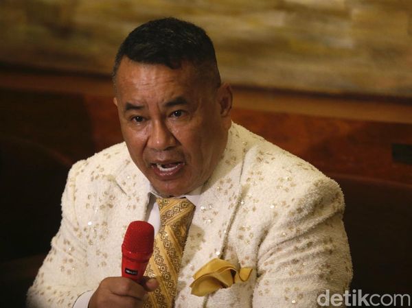 Hotman Paris Bantah Nadiem Terlibat Korupsi Laptop Chromebook