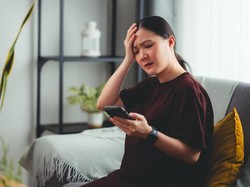 Penyebab Iklan Muncul Terus di HP dan Cara Menghilangkannya Penyebab Iklan Muncul Terus di HP dan Cara Menghilangkannya