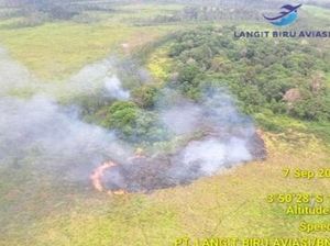 4 Helikopter Padamkan Karhutla di 4 Wilayah Sumsel, Kondisi Masih Berasap