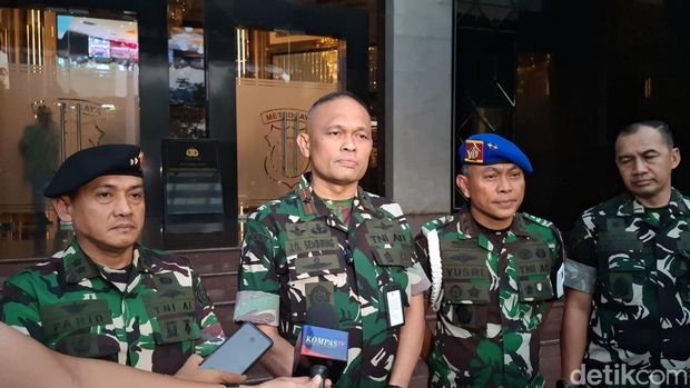 Komandan Satuan Siber (Dansatsiber) Mabes TNI, Brigjen Jo Sembiring sambangi Polda Metro Jaya. (Kurniawan/detikcom)