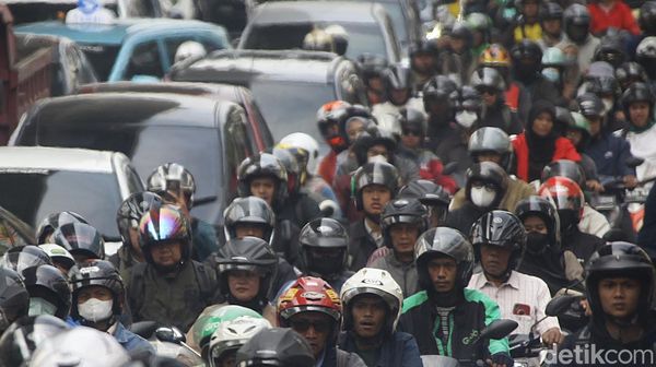 Macet Parah di Fatmawati, Imbas Penanganan Kebakaran Ruko Cipete