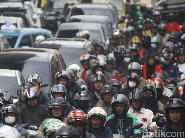Macet Parah di Fatmawati, Imbas Penanganan Kebakaran Ruko Cipete