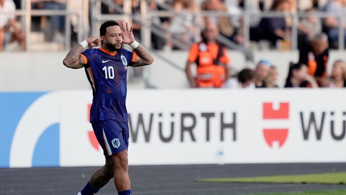 , LITHUANIA - SEPTEMBER 7: Memphis Depay of Holland celebrates 0-1, his 51st goal for the Dutch national team, making him top scorer of all time during the  World Cup Qualifier  match between Lithuania v Holland  on September 7, 2025 (Photo by Roy Lazet/Soccrates/Getty Images)