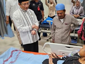 Majelis Taklim di Bogor Roboh, Menag Kunjungi Korban Luka di RS