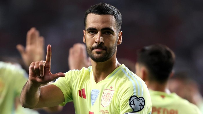 KONYA, TURKEY - SEPTEMBER 07: Mikel Merino of Spain celebrates scoring his teams fifth goal during the FIFA World Cup 2026 qualifier match between Turkiye and Spain at Konya Metropolitan Municipality Stadium on September 07, 2025 in Konya, Turkey. (Photo by Ahmad Mora - UEFA/UEFA via Getty Images)