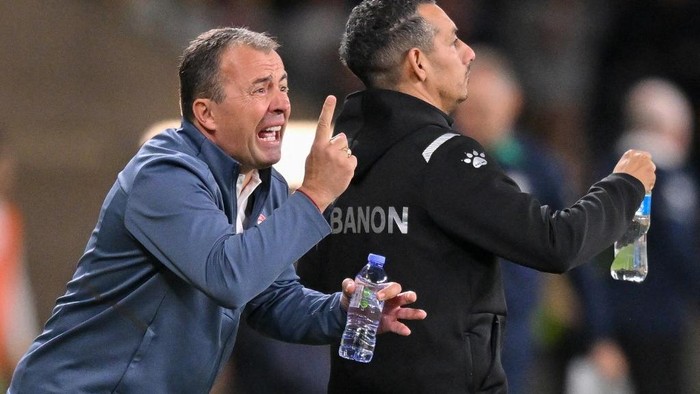 Lebanons head coach Miodrag Radulovic (L) reacts during the FIFA World Cup 2026 qualifier football match between Australia and Lebanon at CommBank Stadium in Sydney on March 21, 2024. (Photo by Izhar KHAN / AFP) / -- IMAGE RESTRICTED TO EDITORIAL USE - STRICTLY NO COMMERCIAL USE --