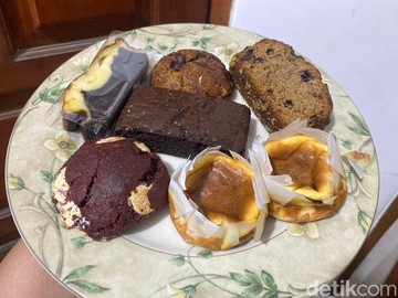 Sensasi Manis Pinggir Rel Bintaro: Brownies Cheesecake Sepuluh Ribu!