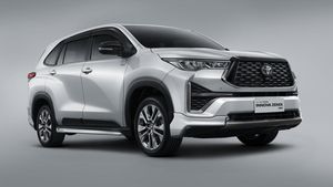 Lihat dari Dekat Tampang Innova Zenix Terbaru di Indonesia