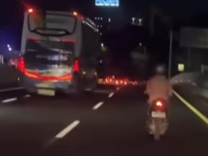 Viral Pemotor Masuk Tol Semarang Ternyata Pelajar Asal Demak Kesasar Viral Pemotor Masuk Tol Semarang Ternyata Pelajar Asal Demak Kesasar