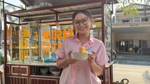 Ngelarisin Dagangan UMKM, Hati Rossa Tersana Penuh