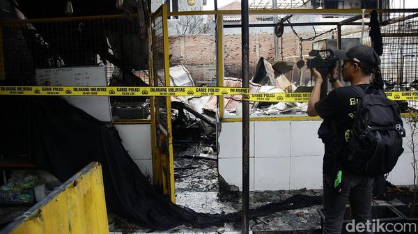 Ruko di Fatmawati Terbakar, Polisi Pasang Garis di Lokasi