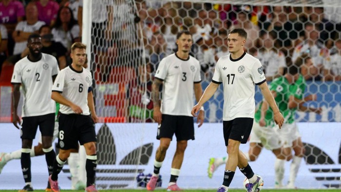 Soccer Football - World Cup - UEFA Qualifiers - Group A - Germany v Northern Ireland - RheinEnergieStadion, Cologne, Germany - September 7, 2025 Germanys Florian Wirtz looks dejected after Northern Irelands Isaac Price scores their first goal REUTERS/Thilo Schmuelgen