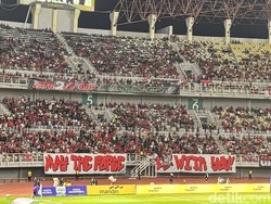 Kesan Thom Haye dan Diks soal Atmosfer Surabaya
