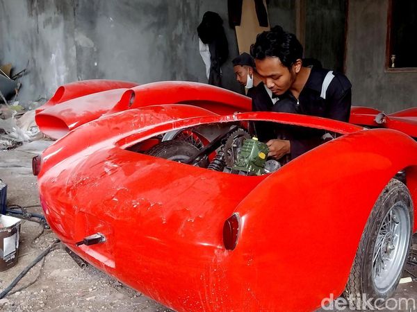 Replika Mobil Mewah Karya Warga Kota Batu Banyak Diminati