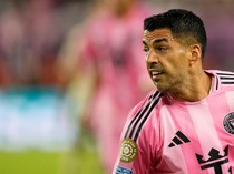 Luis Suarez Tendang Lawan, Diskors Satu Laga