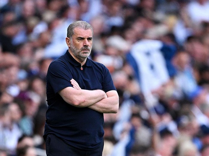 LONDON, ENGLAND - MAY 25: Ange Postecoglou, Manager of Tottenham Hotspur, looks dejected after the Premier League match between Tottenham Hotspur FC and Brighton & Hove Albion FC at Tottenham Hotspur Stadium on May 25, 2025 in London, England. (Photo by Justin Setterfield/Getty Images)