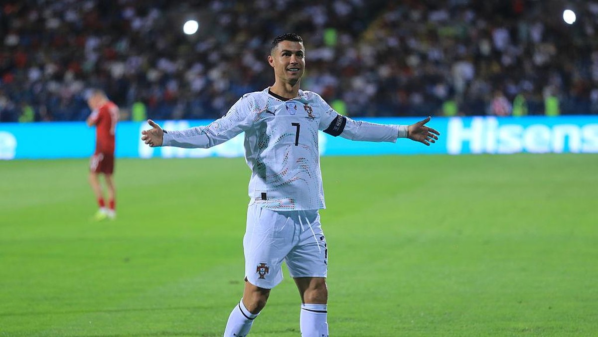 Cristiano Ronaldo saat menghadapi Armenia pekan lalu. Foto: Getty Images/MB Media