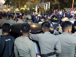 Polisi Sebut Husein Inisiator Demo Pati Nyaris Dimassa gegara Mabuk Polisi Sebut Husein Inisiator Demo Pati Nyaris Dimassa gegara Mabuk