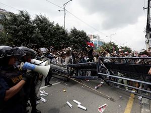 Nepal Cabut Larangan Medsos Usai Demo Berdarah Tewaskan 19 Orang Nepal Cabut Larangan Medsos Usai Demo Berdarah Tewaskan 19 Orang